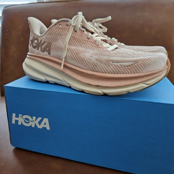 Hoka Clifton 9 women's size 7 - Picture 14 of 15
